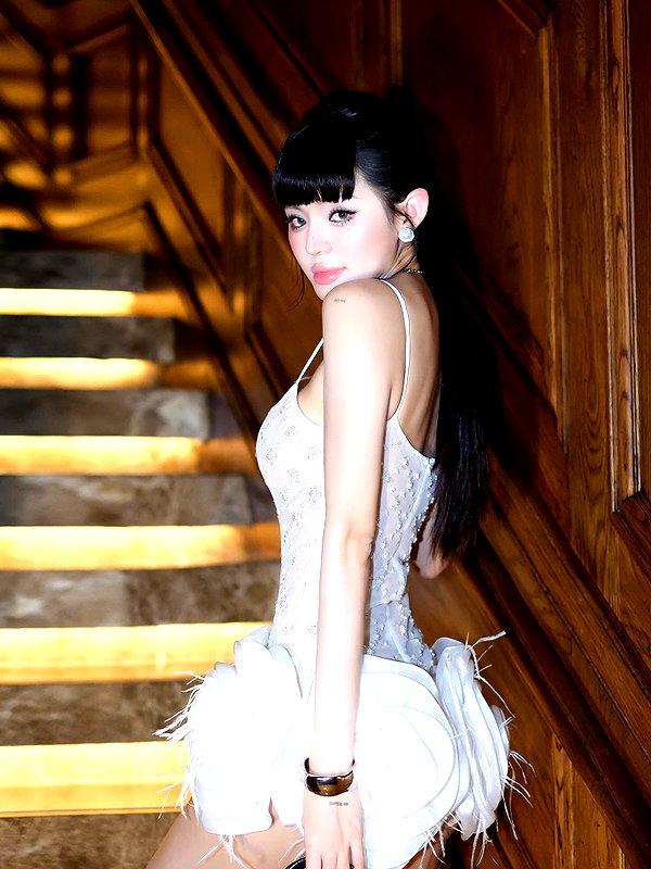 lyhythuedoxinh instagram image archive image