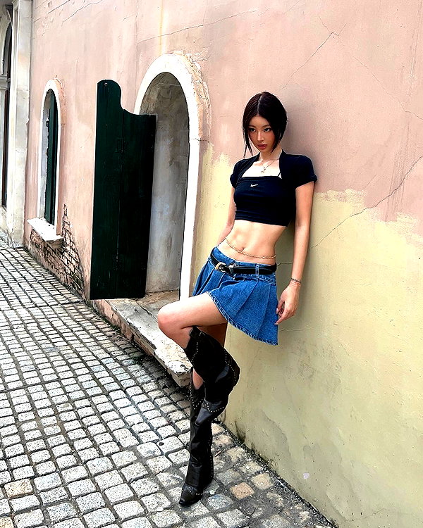 ll.lu1s instagram image archive image
