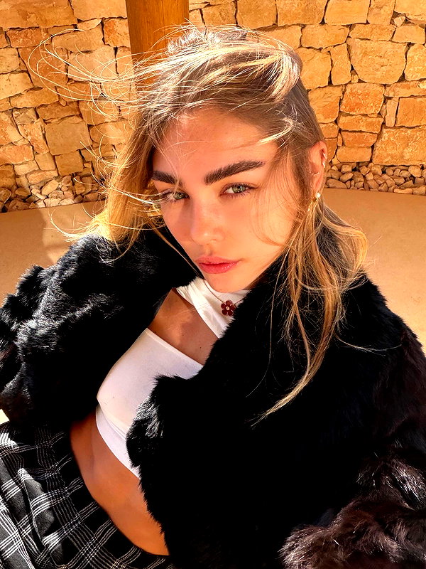 maya.keyy instagram image archive image