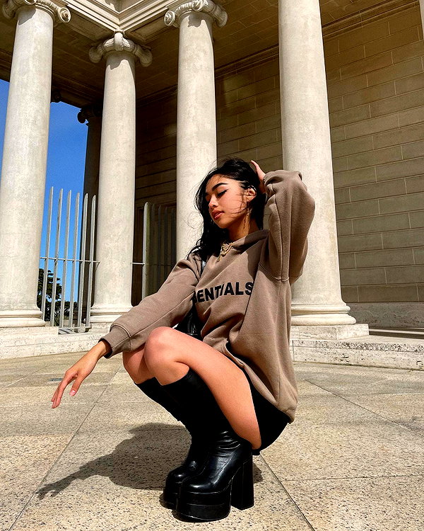 julia_ruelas instagram image archive image
