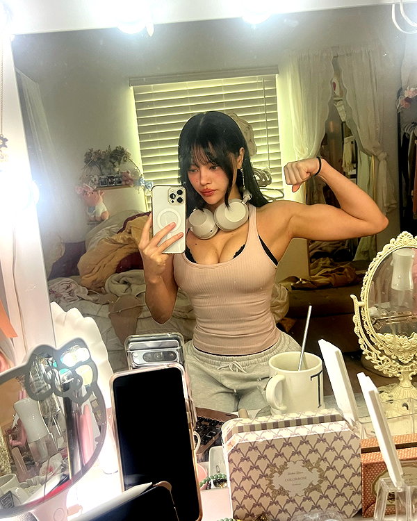 dommymommytiff instagram image archive image