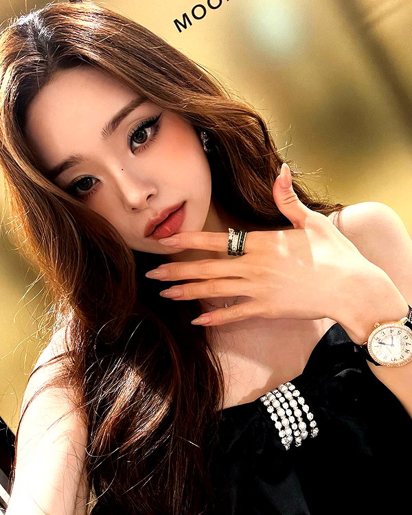 dear.zia instagram image archive image