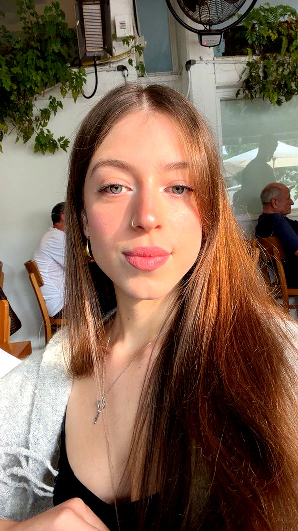 Archived image from @lia_ey99 on Instagram