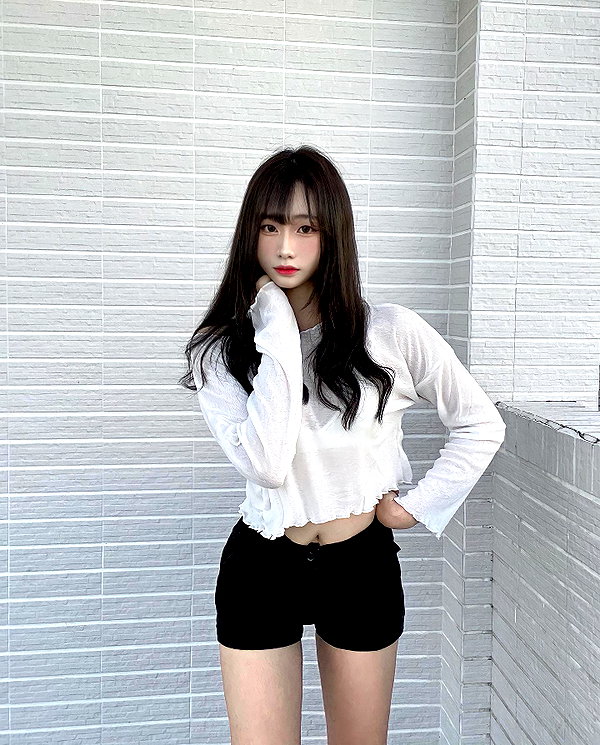 lai_931201 instagram image archive image
