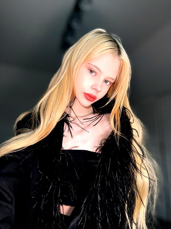 alisen.mari instagram image archive image