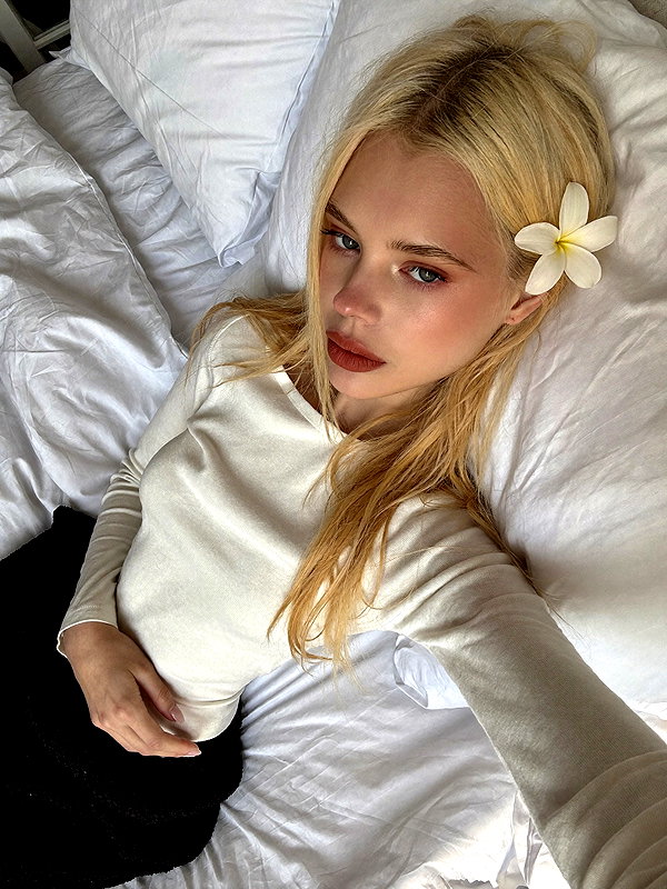 alisen.mari instagram image archive image