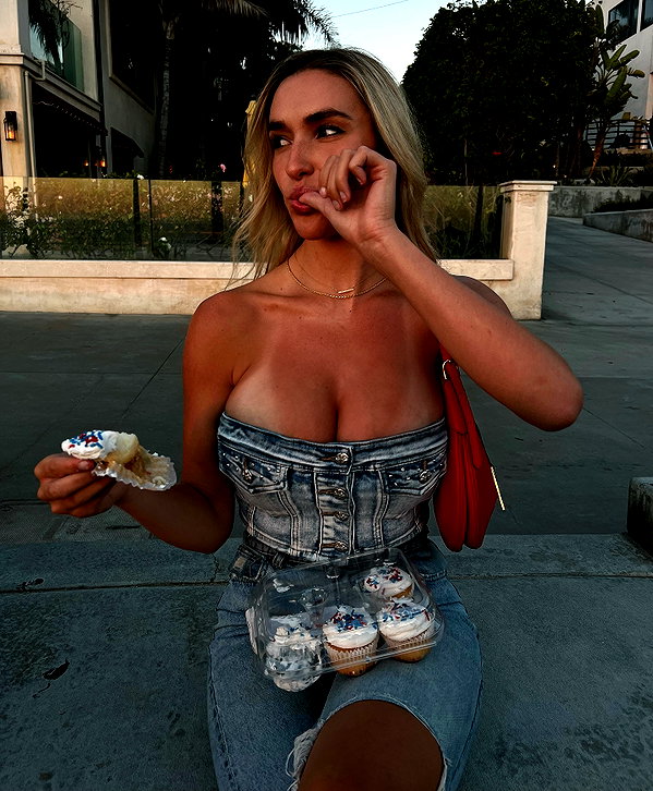 kaylasimmmons instagram image archive image