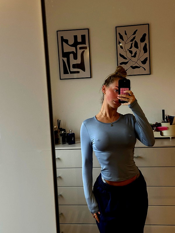 rhiannonbluee instagram image archive image