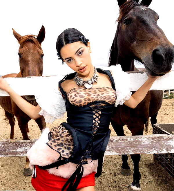 leonanaomii instagram image archive image