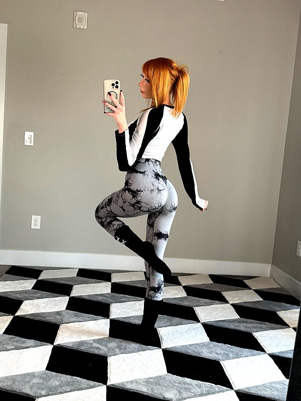 lola.luvgood instagram image archive image