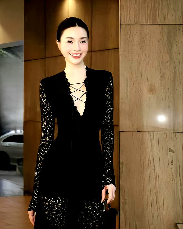 lyhythuedoxinh instagram image archive image