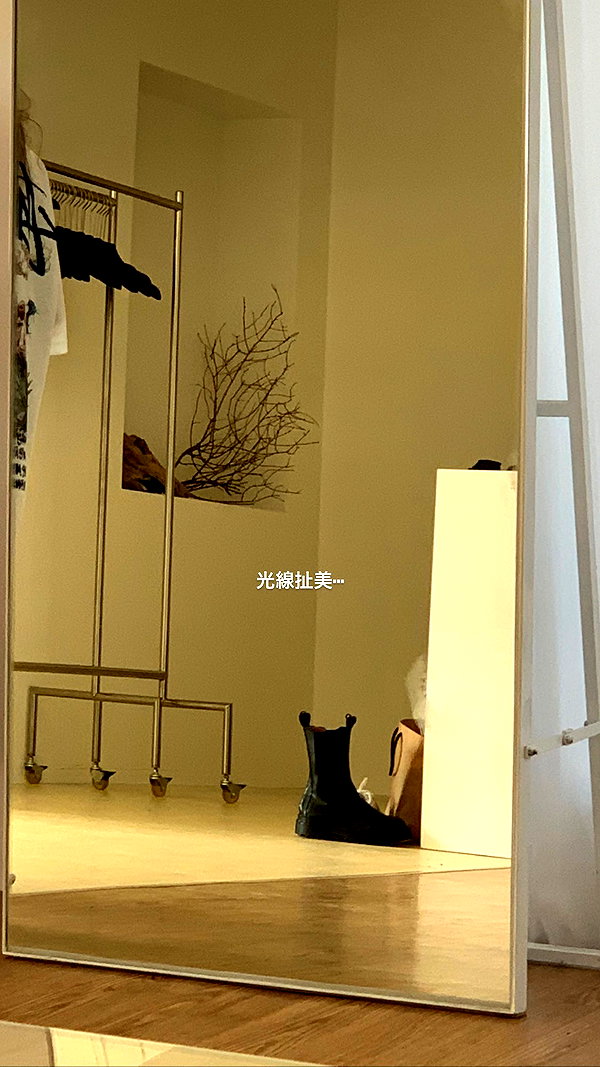 a.tinn___ instagram image archive image