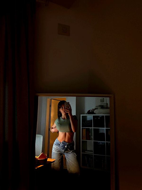 lia_ey99 instagram image archive image