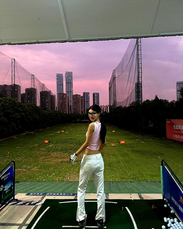 ll.lu1s instagram image archive image