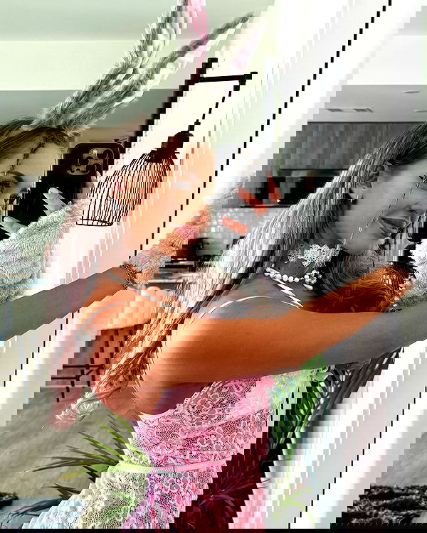 itshayleydavies itshayleydavies archive image