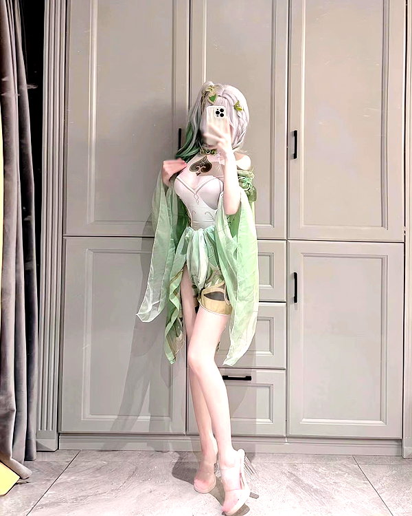 gallery_cosplayer instagram image archive image