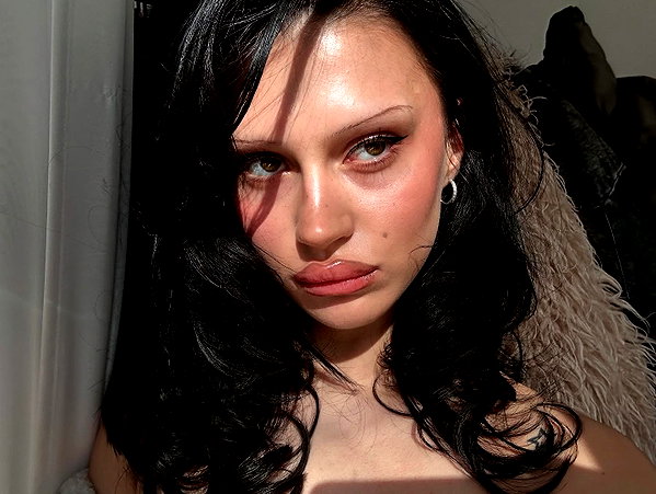 karolinaawasik instagram image archive image