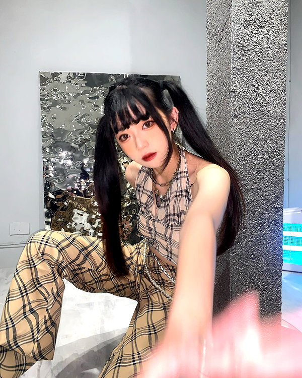 nixqq.425_ instagram image archive image