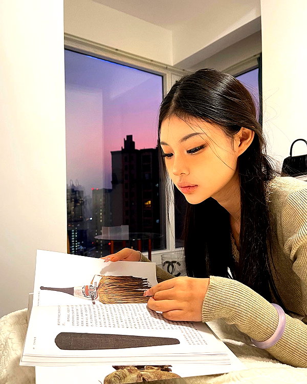 ll.lu1s instagram image archive image