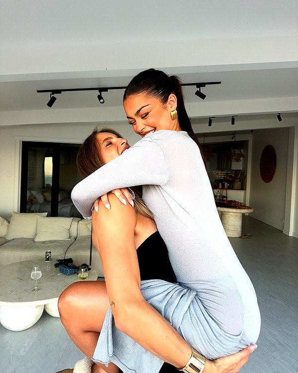 oliviaphillipps instagram image archive image