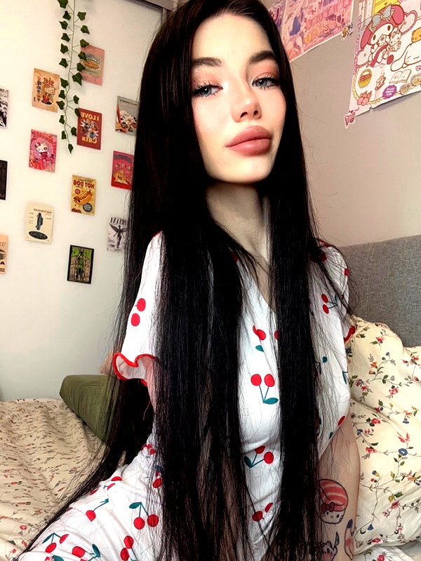 mia_goth2004 instagram image archive image