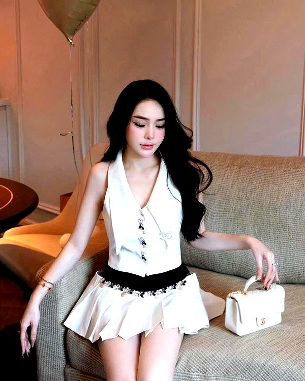 lyhythuedoxinh instagram image archive image