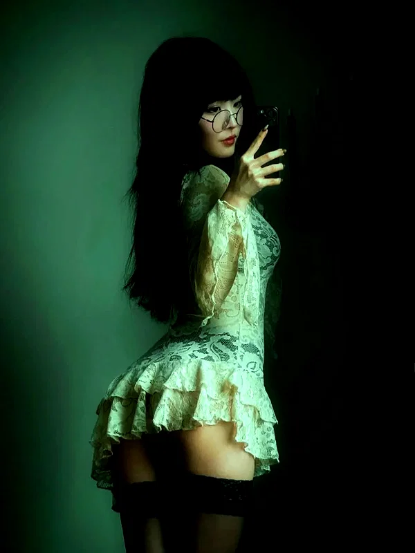 chica.niebla instagram image archive image