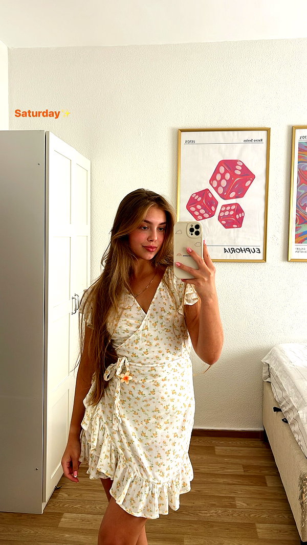 mishel_d_ instagram image archive image