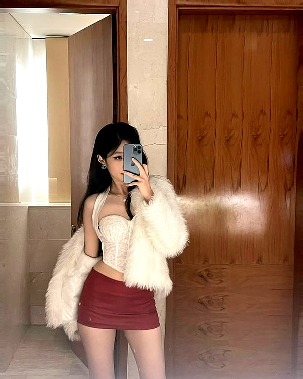 lyhythuedoxinh instagram image archive image