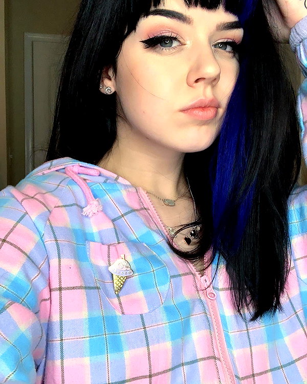 yeahimcaroline instagram image archive image