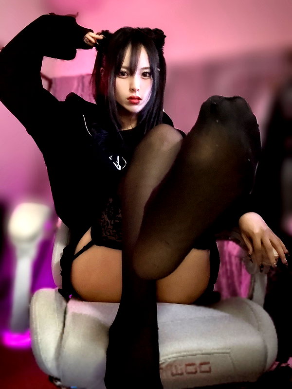 yamikumo_leisa instagram image archive image