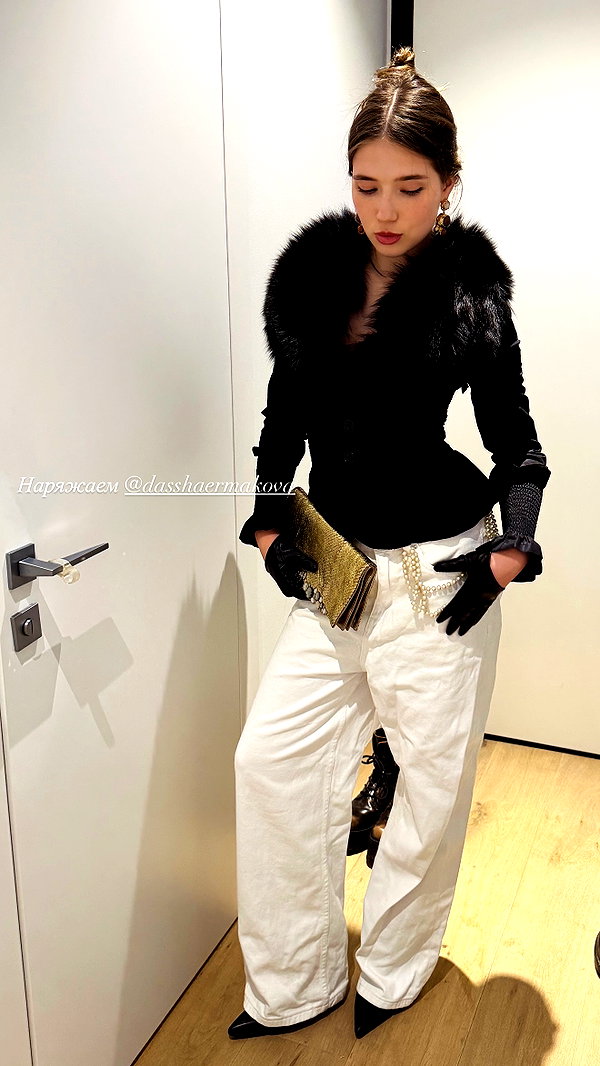 kkwwwv instagram image archive image