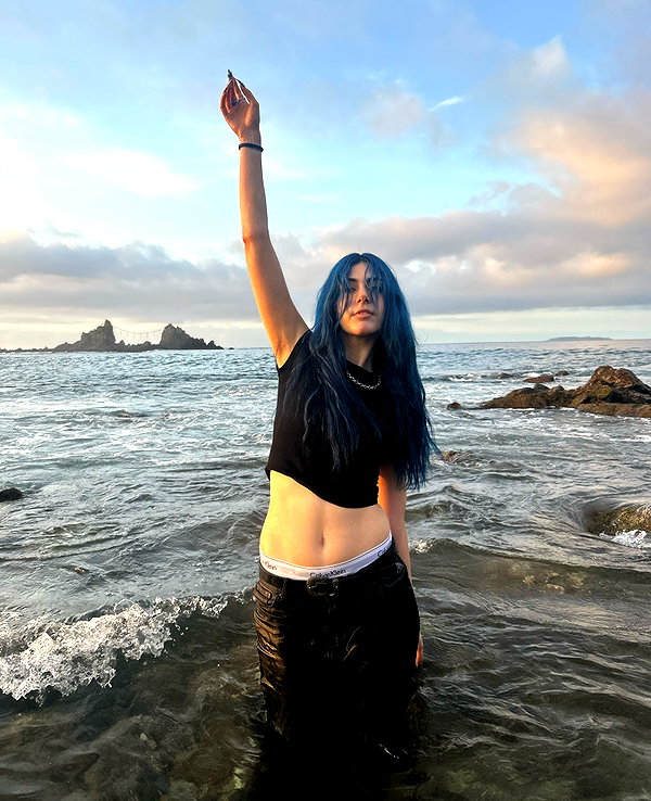 ayash.hila instagram image archive image