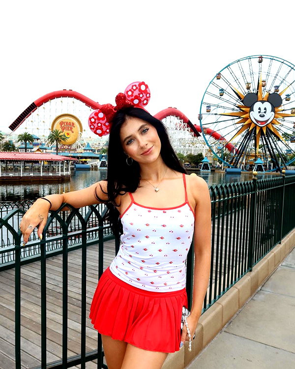 ellianawalmsley instagram image archive image