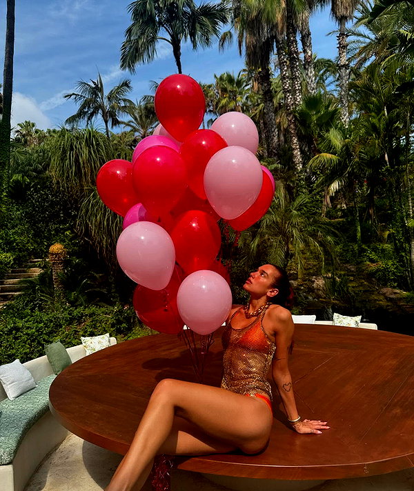 dualipa instagram image archive image