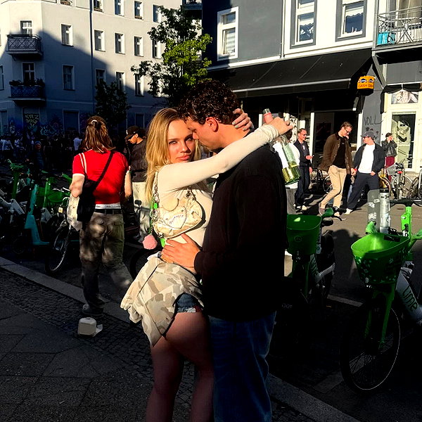 leni.bahr instagram image archive image
