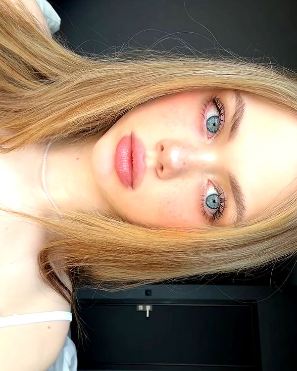 baddiesessence instagram image archive image