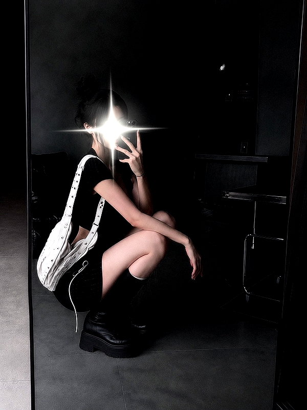 Archived image from @owol.xx on Instagram