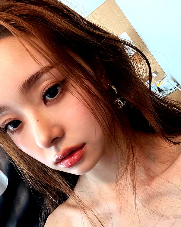 dear.zia instagram image archive image