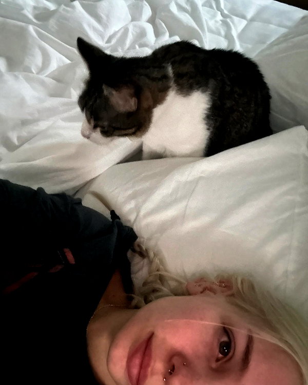 peachtoot.plz instagram image archive image