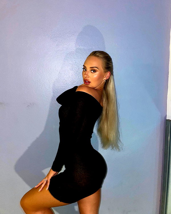 rhiannonbluee instagram image archive image