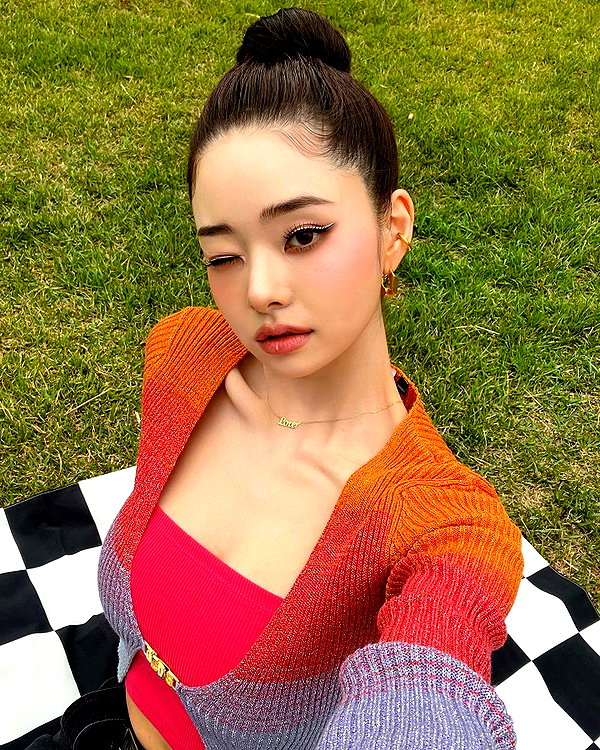dear.zia instagram image archive image
