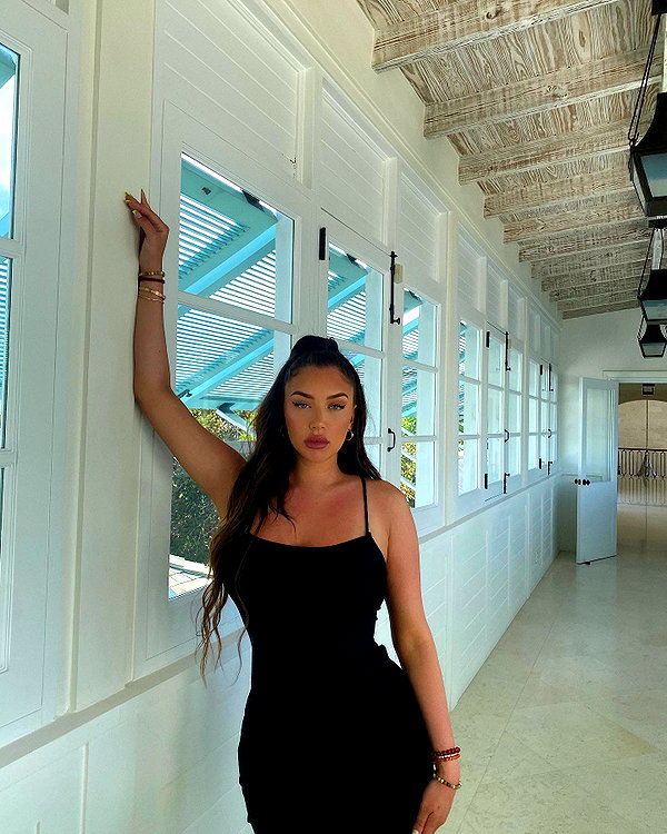 staskaranikolaou instagram image archive image