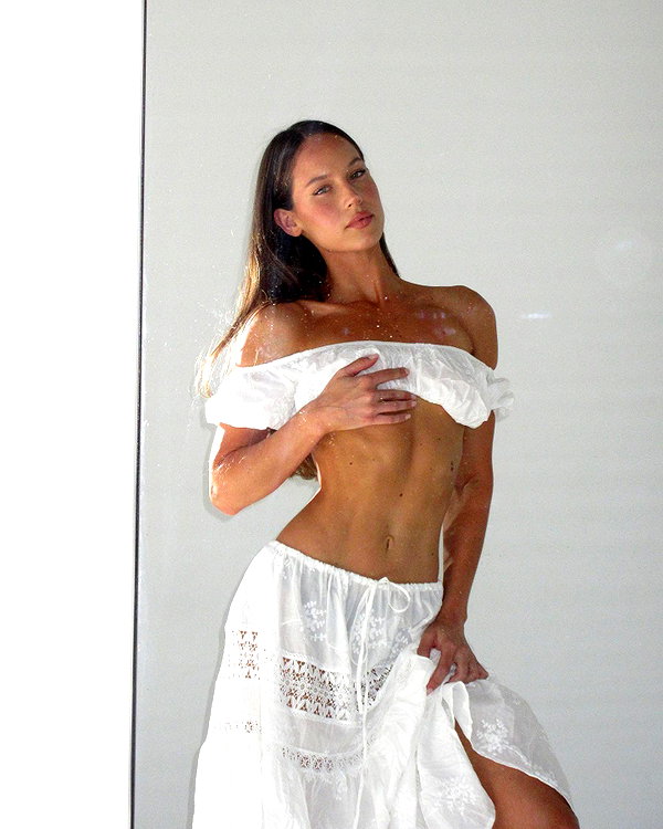 olivia.mathers instagram image archive image
