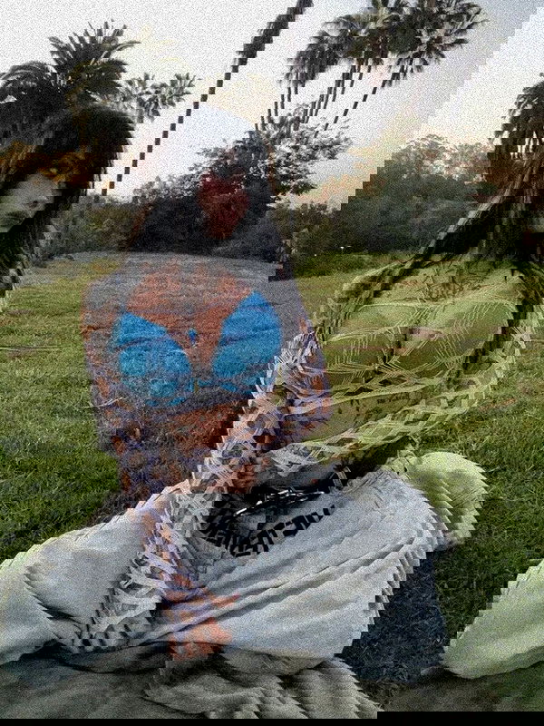 zommmbri zommmbri archive image