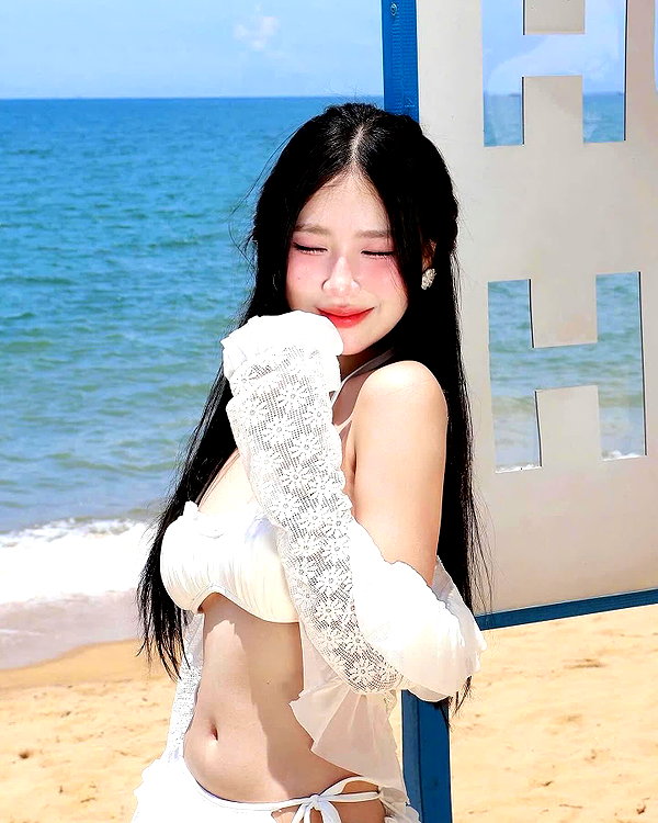 lyhythuedoxinh instagram image archive image
