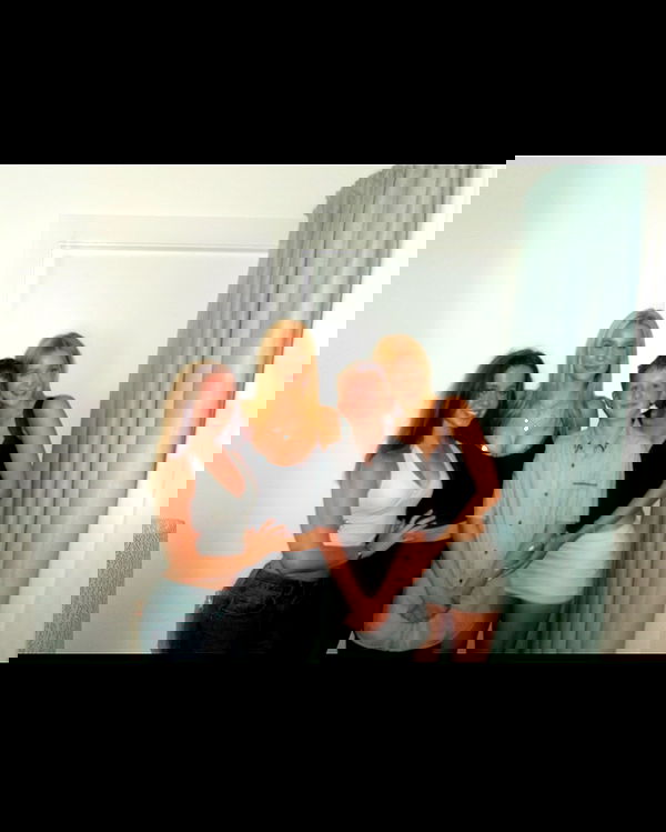 ellamwatts_ ellamwatts_ archive image