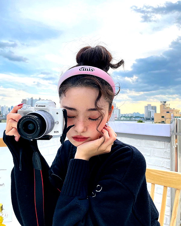 dear.zia instagram image archive image
