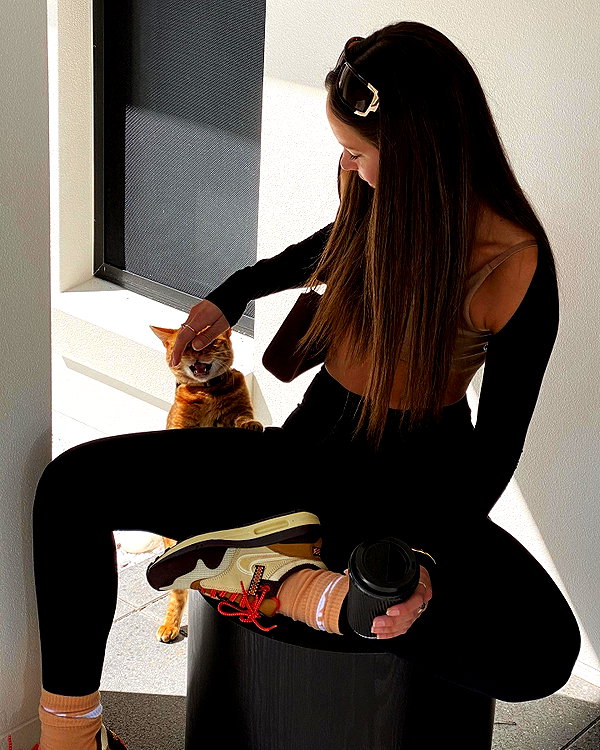 olivia.mathers instagram image archive image