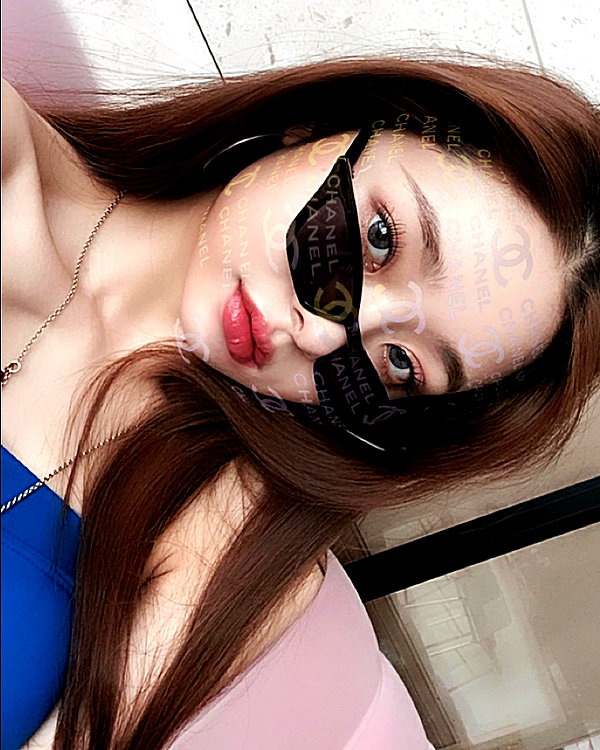dear.zia instagram image archive image